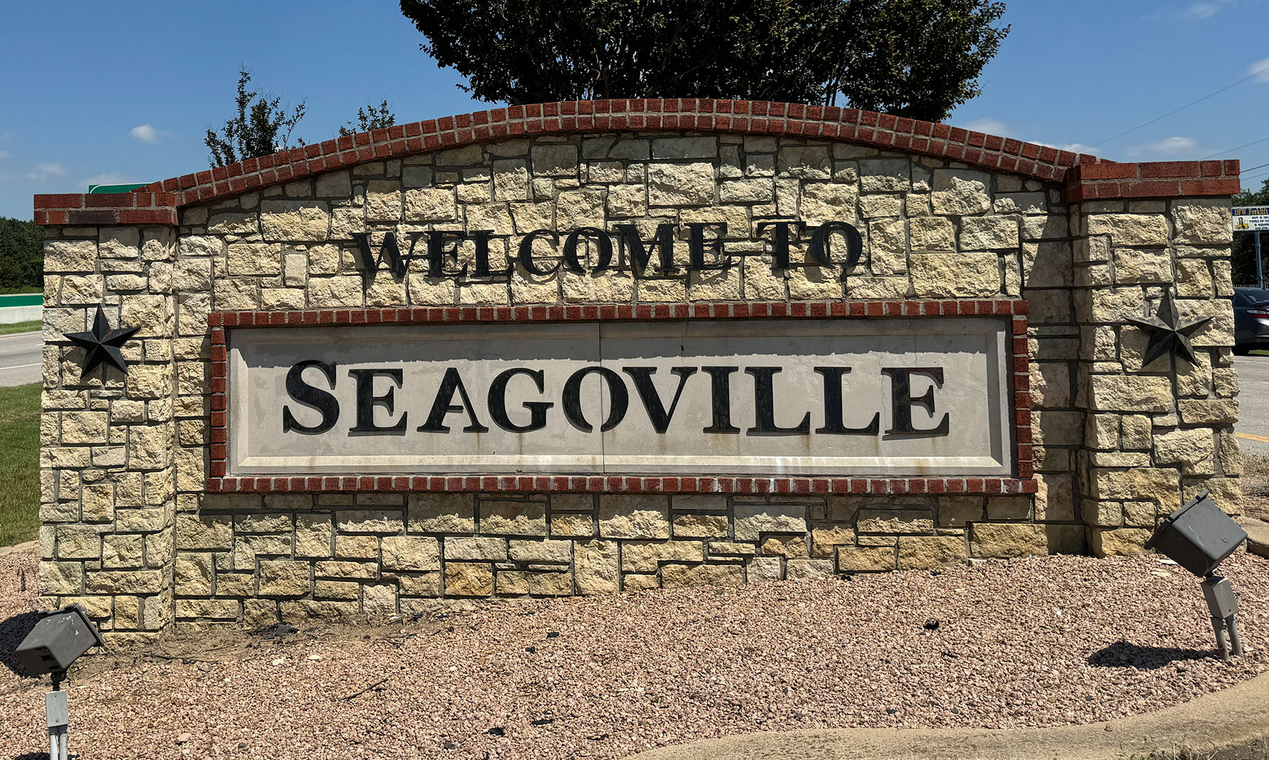 Welcome to Seagoville sign